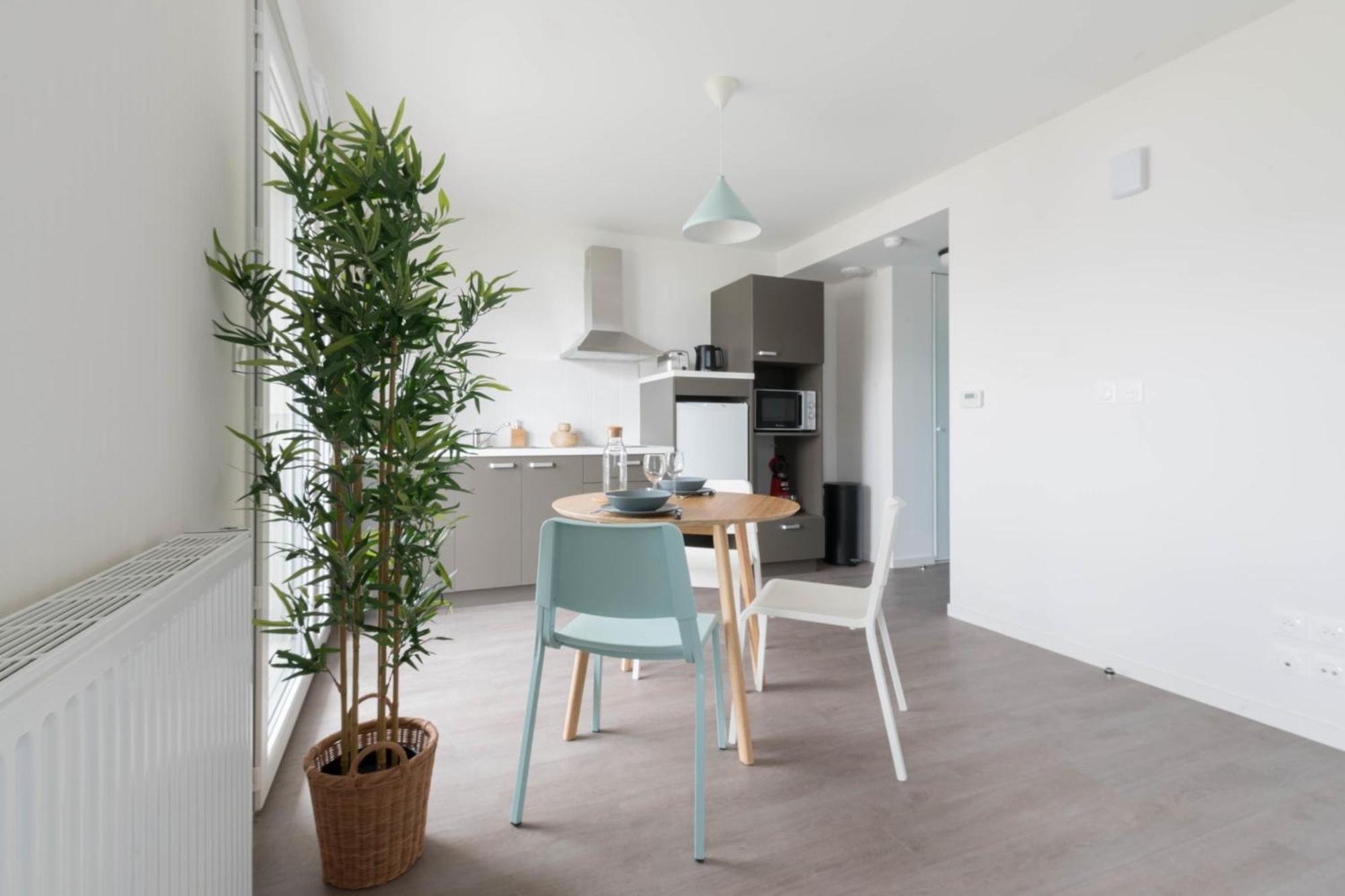 Camille - Studio Wifi Et Gare Le Mans Bagian luar foto