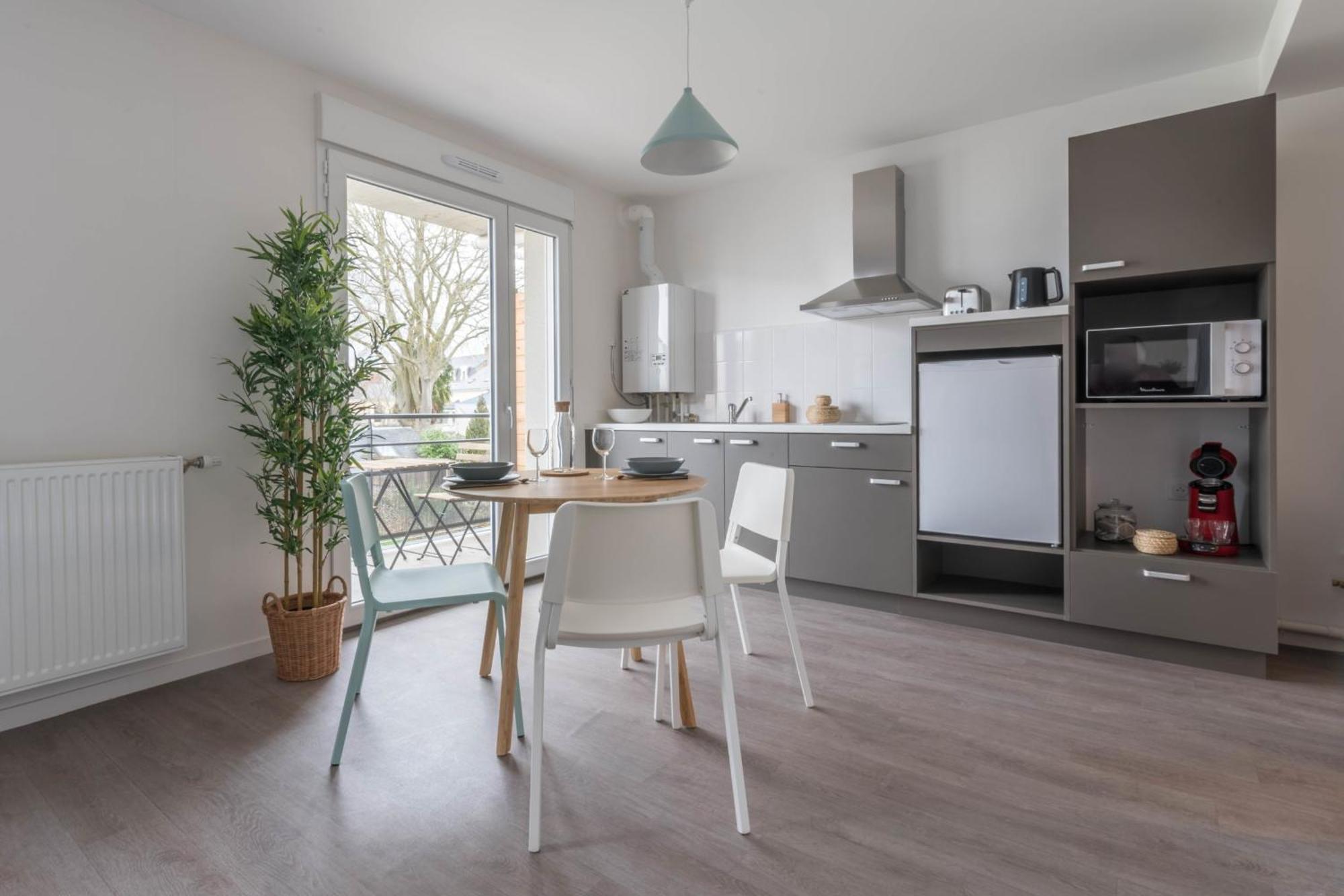 Camille - Studio Wifi Et Gare Le Mans Bagian luar foto